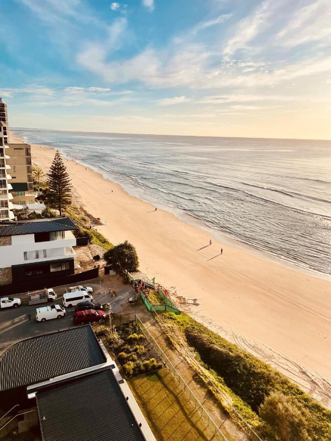 Absolutely Stunning! On The Beach !!! Gold Coast Exterior photo