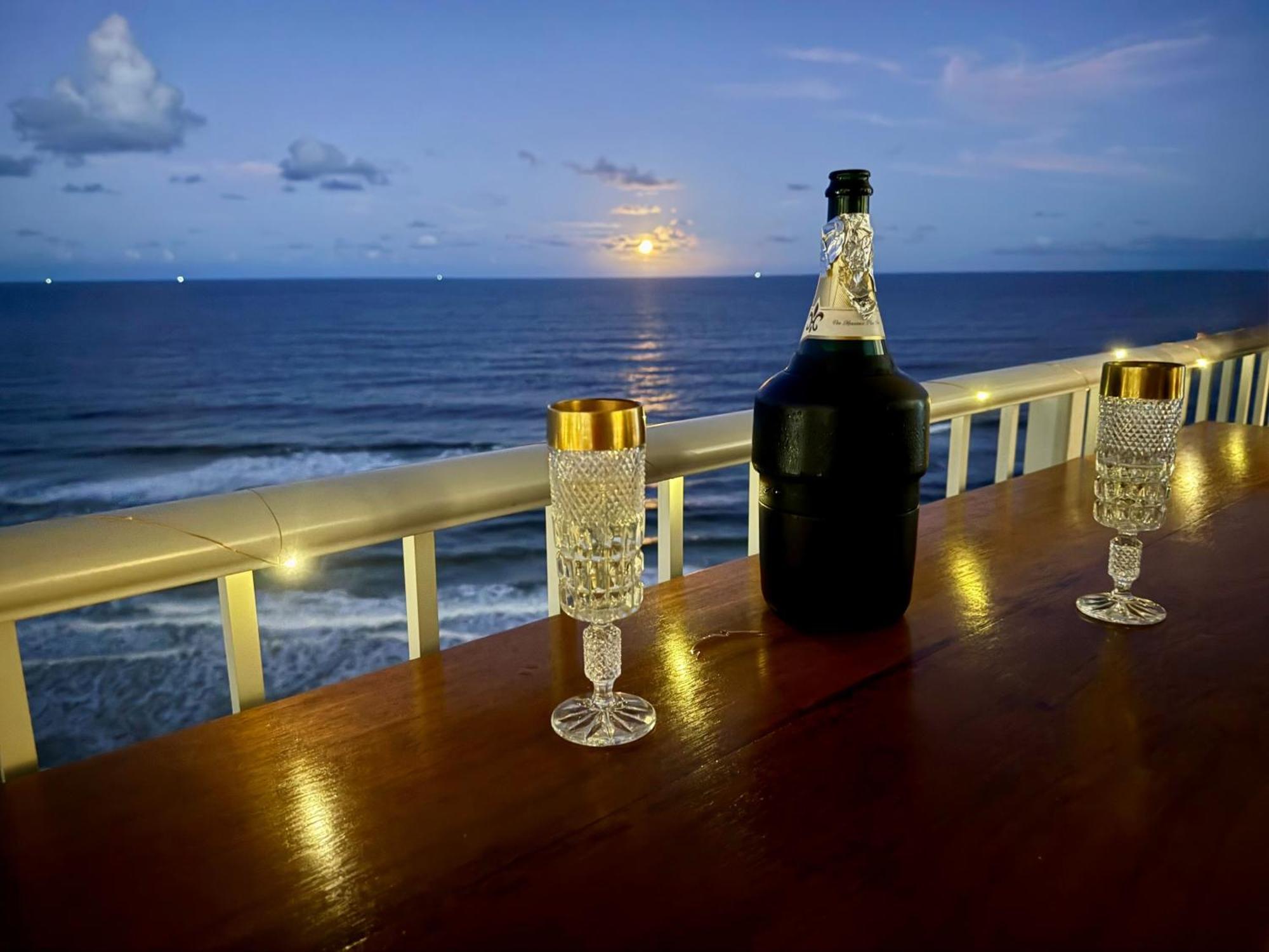 Absolutely Stunning! On The Beach !!! Gold Coast Exterior photo